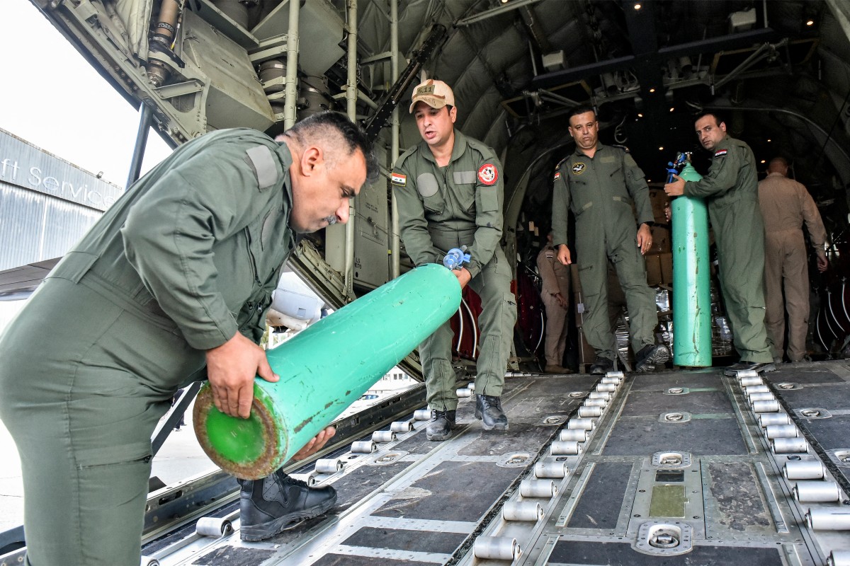 بالصور - مواد طبية من العراق إلى لبنان بعد تفجير أجهزة بايجرز تابعة لـ حزب الله وسقوط عدد من الشهداء والجرحى
